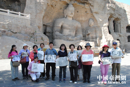 陳銘顯(左6)等臺灣畫家展示采風作品 陳銘顯(左6)等臺灣畫家展示采風作品