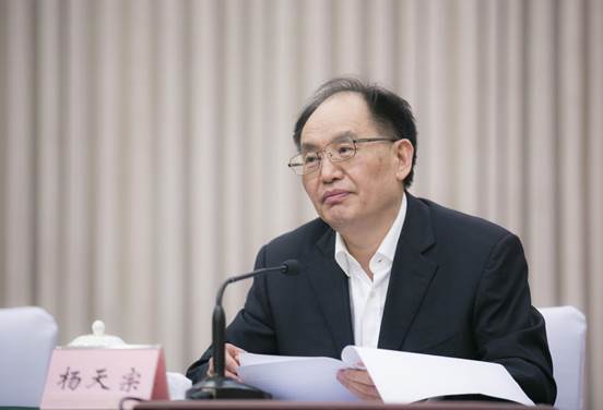 �f��: ������