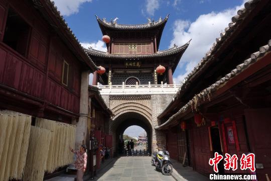 ����Ρɽ�ų��L(f��ng)ò�������� �z