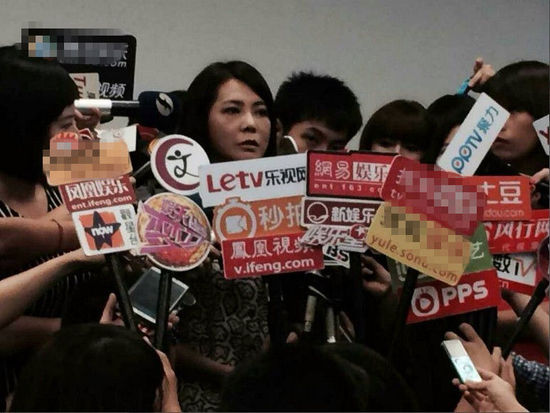 �������F��