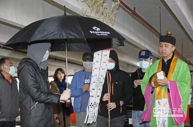 �☌��������һ�����߲��z��p�H�c�����Ҍ��ڶY�x��˾����ͬ�£�14�յ��_��üͣ܇���F(xi��n)���M���л�