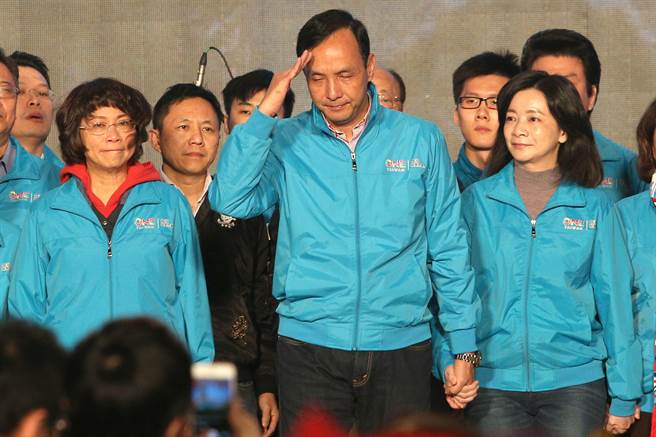 國民黨發(fā)文指沒有時間難過 要穿上草鞋改革 國民黨發(fā)文指沒有時間難過 要穿上草鞋改革