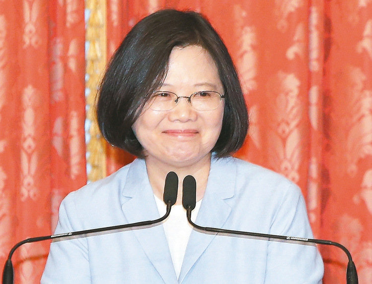 ��Ӣ�����_ý���Ȳ衱���e��100���u��������W��ʹ�R