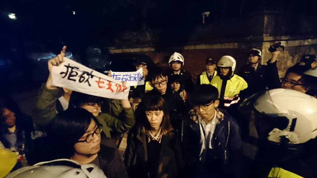 10�����ڈF�ɆTͻ�u��Ӣ�Ĺ�ۡ