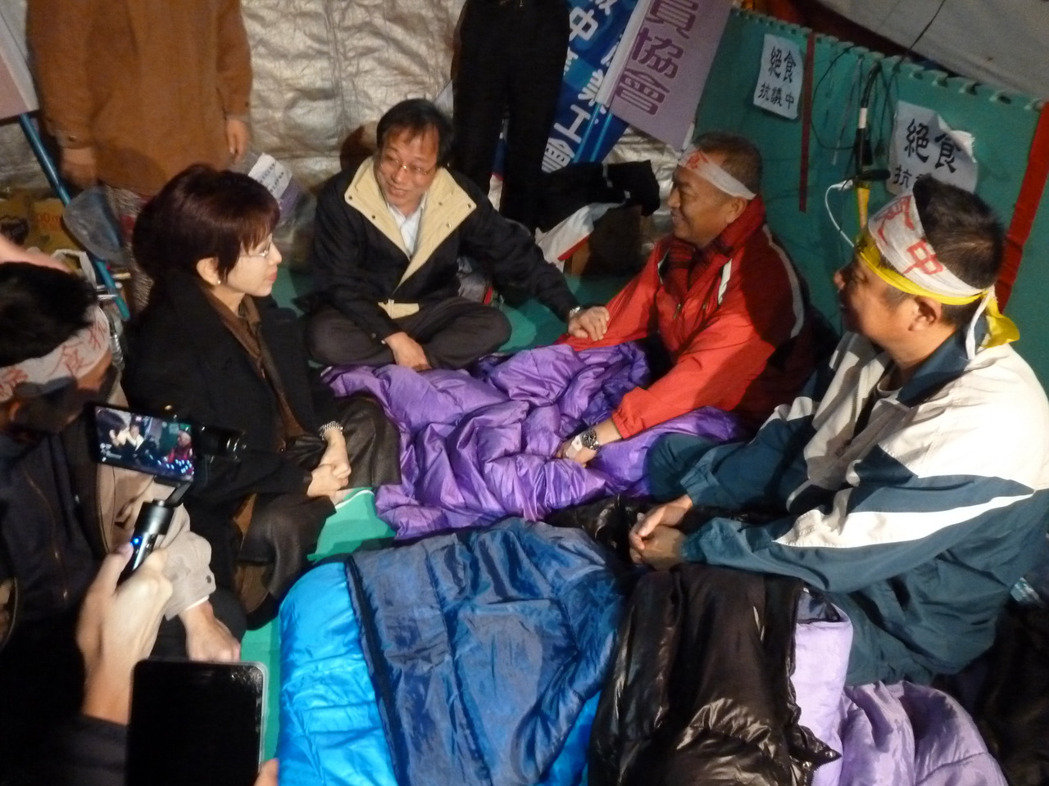 �����h��ϯ���������g̽ҕ���ڡ���Ժ��ǰ�^ʳ���h���ĸ��ʩ��܊���̈F(tu��n)�w