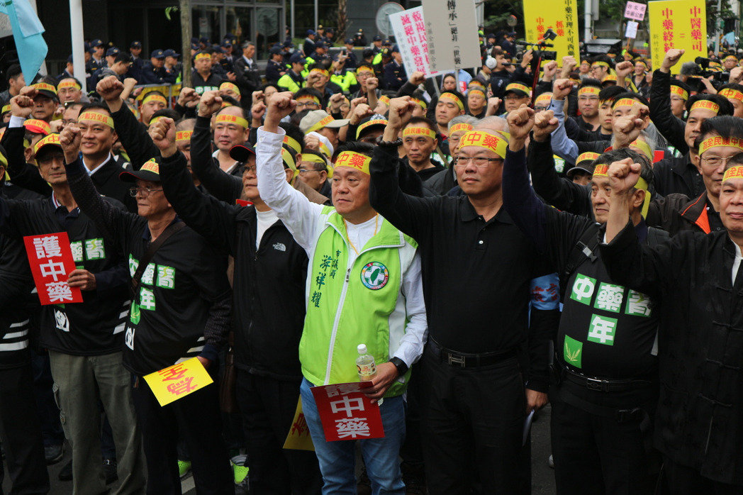 �_(t��i)��(d��ng)����������ŭ��ˎ�̣���ǧ�˰������l(w��i)������