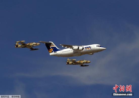 ���ؕr�g11��29��,һ���d��81�˵�Avro RJ85�͙C�ڸ炐�ȁ��������������ֺ��������������Ơ����߇��H�C���ڹٷ��罻�Wվ�l����Ϣ�Q,���C�͙Cע��̖��CP2993���C���d��72���˿ͺ�9���C�M�ˆT���D��ԓ�C���Y�ψD��