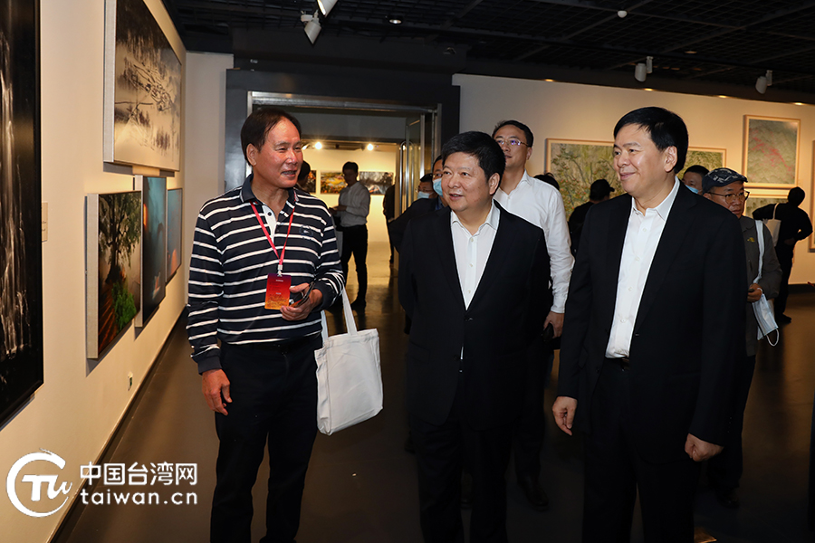 �ڶ��ú��{�ɰ�Ӱ���Ļ���